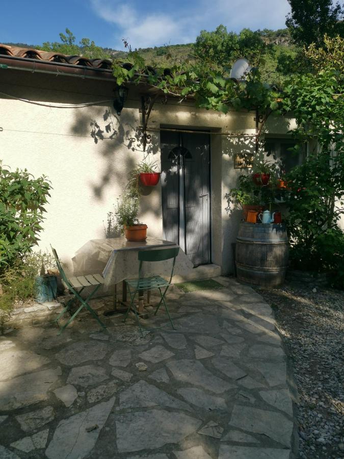 Gîte effet d’art Saint-Privat  Extérieur photo